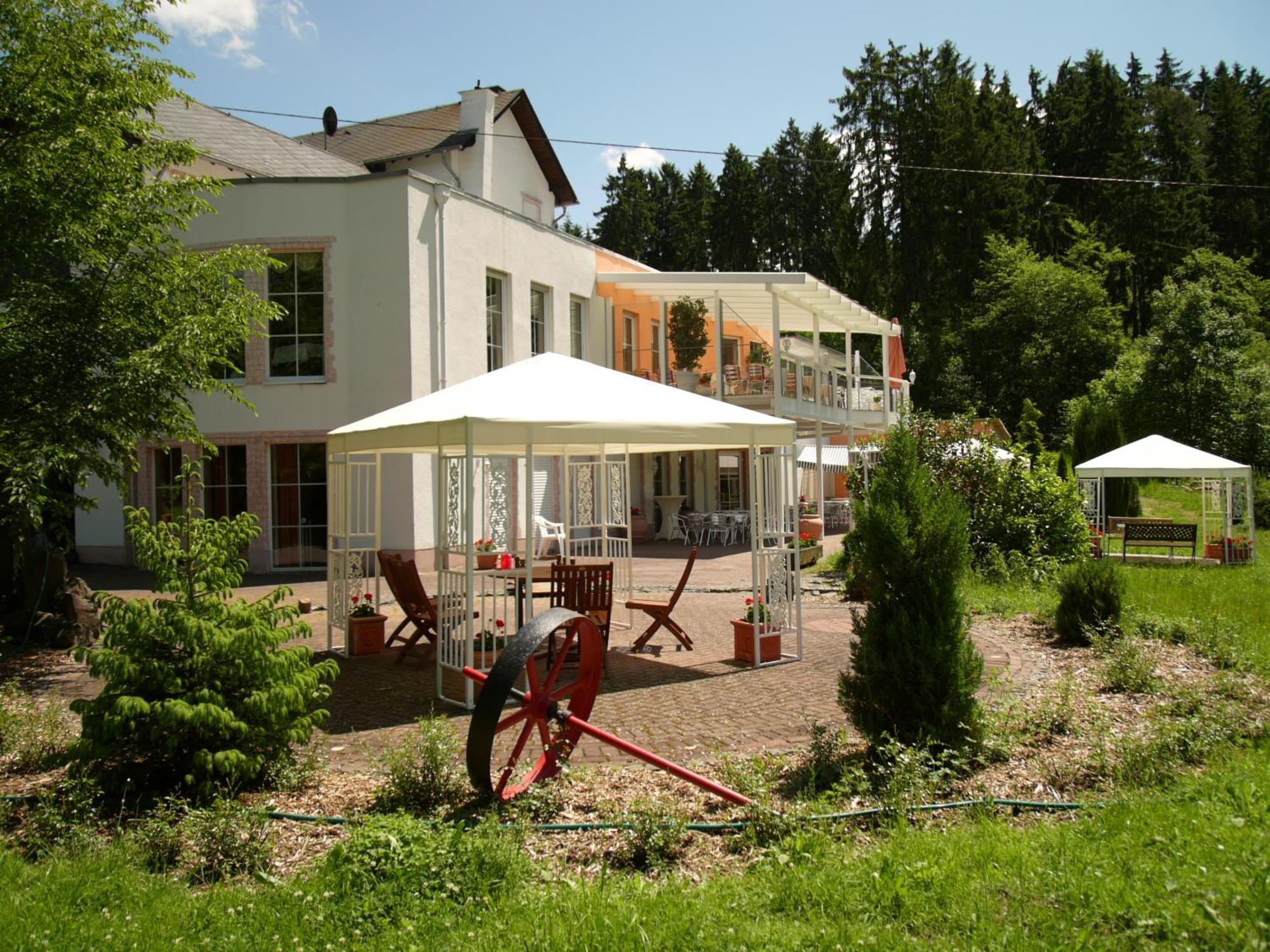 Studentenmuehle Hotel - Restaurant Nomborn Exterior photo